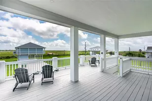 821 Casa Dr, Crystal Beach, TX 77650 - Photo 9