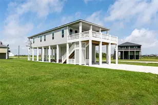 821 Casa Dr, Crystal Beach, TX 77650 - Photo 7