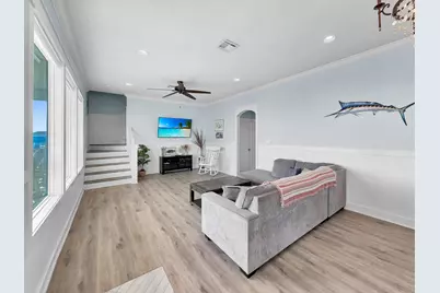 816 S Crystal Beach Road, Crystal Beach, TX 77650 - Photo 11