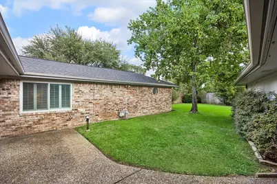 2444 Brookmere Drive, Houston, TX 77008 - Photo 17