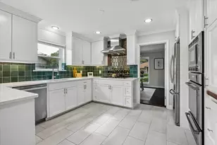 2444 Brookmere Dr, Houston, TX 77008 - Photo 11