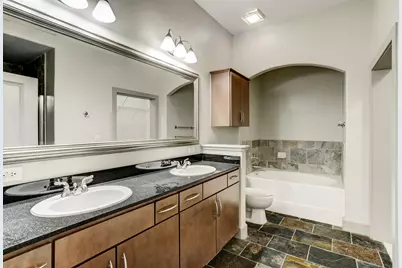 1901 Post Oak Boulevard #2602, Houston, TX 77056 - Photo 29