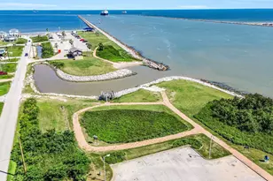 1018 Militia Dr, Surfside Beach, TX 77541 - Photo 17