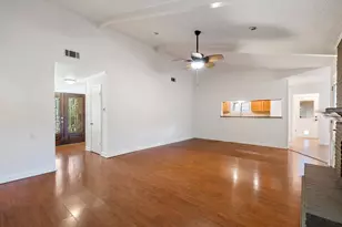 5642 Dumfries Dr, Houston, TX 77096 - Photo 19