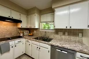 536 Castlelake Dr, Friendswood, TX 77546 - Photo 7