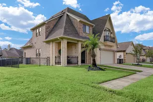 327 Twin Timbers Ln, Kemah, TX 77565 - Photo 3