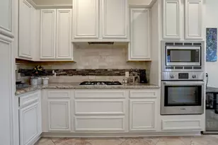 327 Twin Timbers Ln, Kemah, TX 77565 - Photo 15