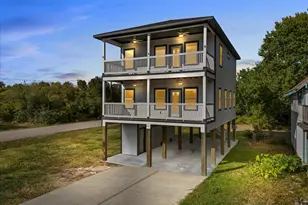 101 Grove St, La Porte, TX 77571 - Photo 1