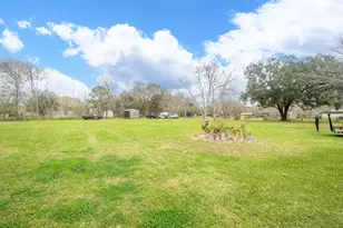 2930 W Shane St, Alvin, TX 77511 - Photo 17