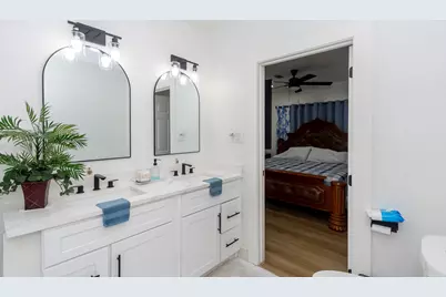 2930 W Shane Street, Alvin, TX 77511 - Photo 13