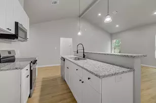 2355 Pecan St, Beaumont, TX 77701 - Photo 11