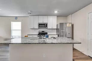 10643 Red Orchid Dr, Houston, TX 77016 - Photo 7