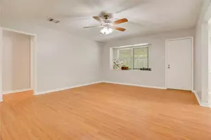 1612 Cypress Hollow St, Pearland, TX 77581 - Photo 3
