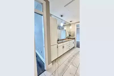 5353 Memorial Drive #1003, Houston, TX 77007 - Photo 7