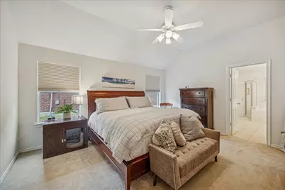 122 S Abram Circle, The Woodlands, TX 77382 - Photo 9