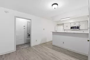 2402 Sycamore Ave, Huntsville, TX 77340 - Photo 13