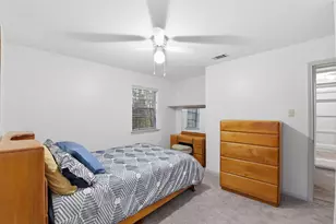 2402 Sycamore Ave, Huntsville, TX 77340 - Photo 21