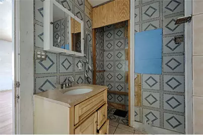 314 Baumgarten Street, Schulenburg, TX 78956 - Photo 11