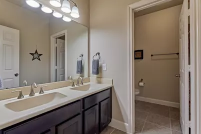 18 Shire Glen Place, The Woodlands, TX 77354 - Photo 31