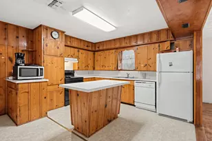 1706 W Frank St, Grand Saline, TX 75140 - Photo 9