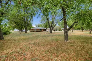 1706 W Frank St, Grand Saline, TX 75140 - Photo 5