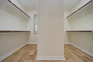 14018 Hawthorne Cir, Mont Belvieu, TX 77523 - Photo 11