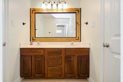14018 Hawthorne Circle, Mont Belvieu, TX 77523 - Photo 33