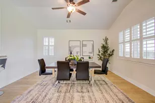 14018 Hawthorne Cir, Mont Belvieu, TX 77523 - Photo 21