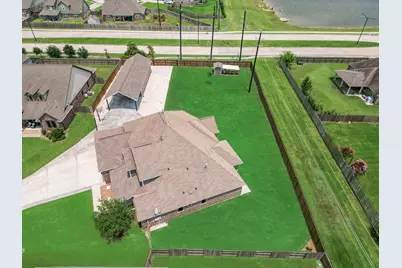 14018 Hawthorne Circle, Mont Belvieu, TX 77523 - Photo 45
