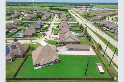 14018 Hawthorne Circle, Mont Belvieu, TX 77523 - Photo 47