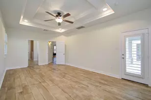 14018 Hawthorne Cir, Mont Belvieu, TX 77523 - Photo 7