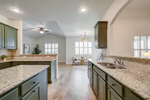 14018 Hawthorne Cir, Mont Belvieu, TX 77523 - Photo 19