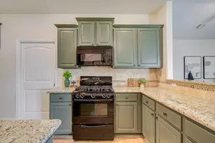 14018 Hawthorne Cir, Mont Belvieu, TX 77523 - Photo 17