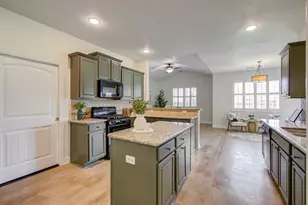 14018 Hawthorne Cir, Mont Belvieu, TX 77523 - Photo 15