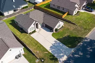 1458 River Oaks Dr, Huntsville, TX 77340 - Photo 3