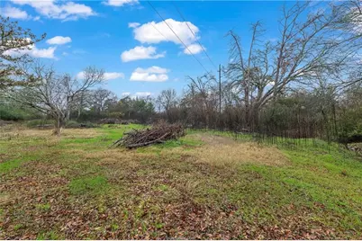 2406 W 28th Street, Bryan, TX 77803 - Photo 3