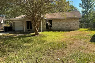 9842 Lum Ln, Houston, TX 77078 - Photo 3