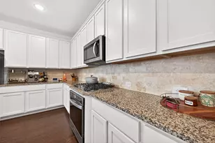 8018 Royal Palm Dr, Fulshear, TX 77441 - Photo 17