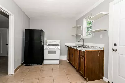 4610 Schroeder Street #2, Houston, TX 77011 - Photo 5