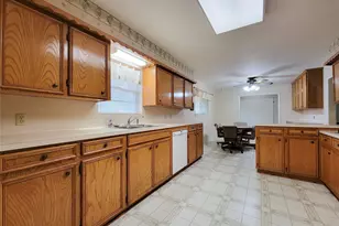 12119 Beverly Dr, Houston, TX 77065 - Photo 9