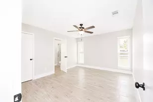 9811 Golden Sunshine Dr, Houston, TX 77064 - Photo 15