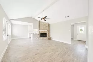 9811 Golden Sunshine Dr, Houston, TX 77064 - Photo 11
