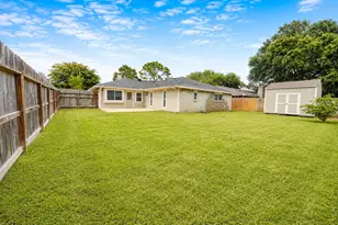 9811 Golden Sunshine Dr, Houston, TX 77064 - Photo 29