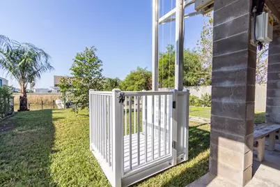 1003 Commodore Drive, Galveston, TX 77554 - Photo 33
