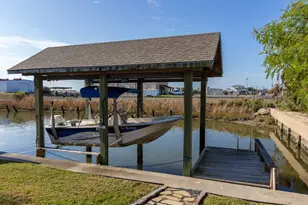 1003 Commodore Dr, Galveston, TX 77554 - Photo 31