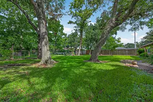 2002 Crestwood Dr, Richmond, TX 77469 - Photo 43