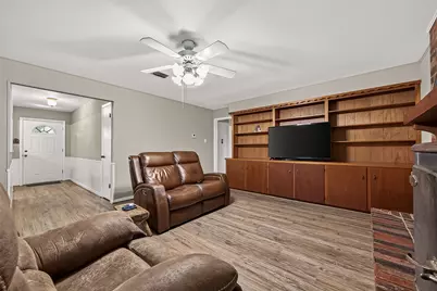 2002 Crestwood Drive, Richmond, TX 77469 - Photo 15