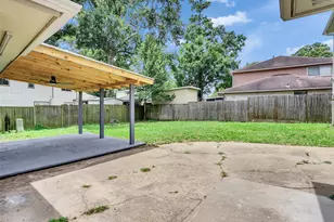 612 Orangewood Dr, Conroe, TX 77302 - Photo 33