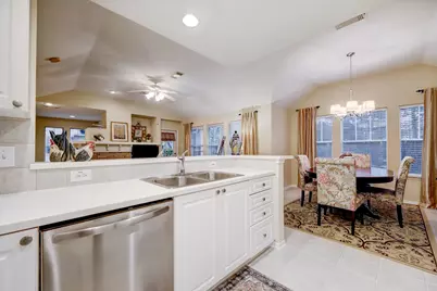 10 Stone Creek Place, The Woodlands, TX 77382 - Photo 7