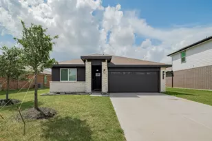 14519 Sweetwater Dr, Baytown, TX 77523 - Photo 1